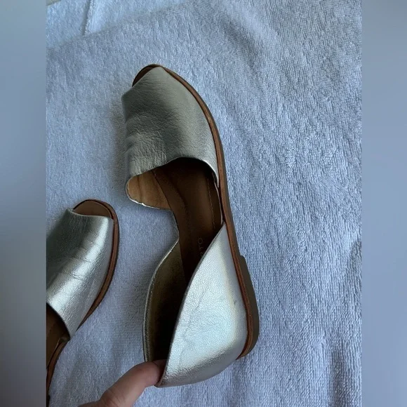 Franco Sarto Women's Metallic Silver Loafers Sz 7.5 - Picture 9 of 11